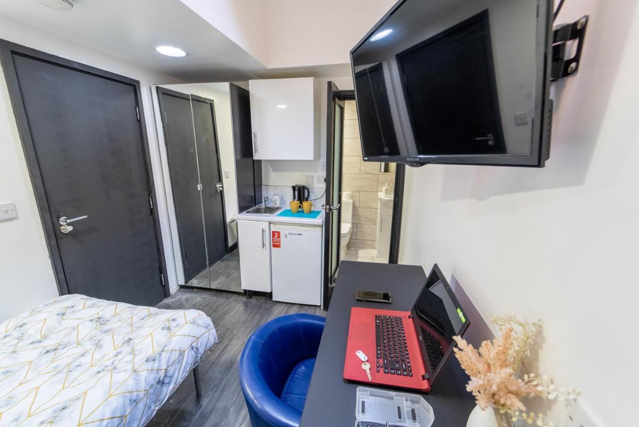 Stay Sa Equipped Studios Next To Uob And Qe! Birmingam Exterior foto