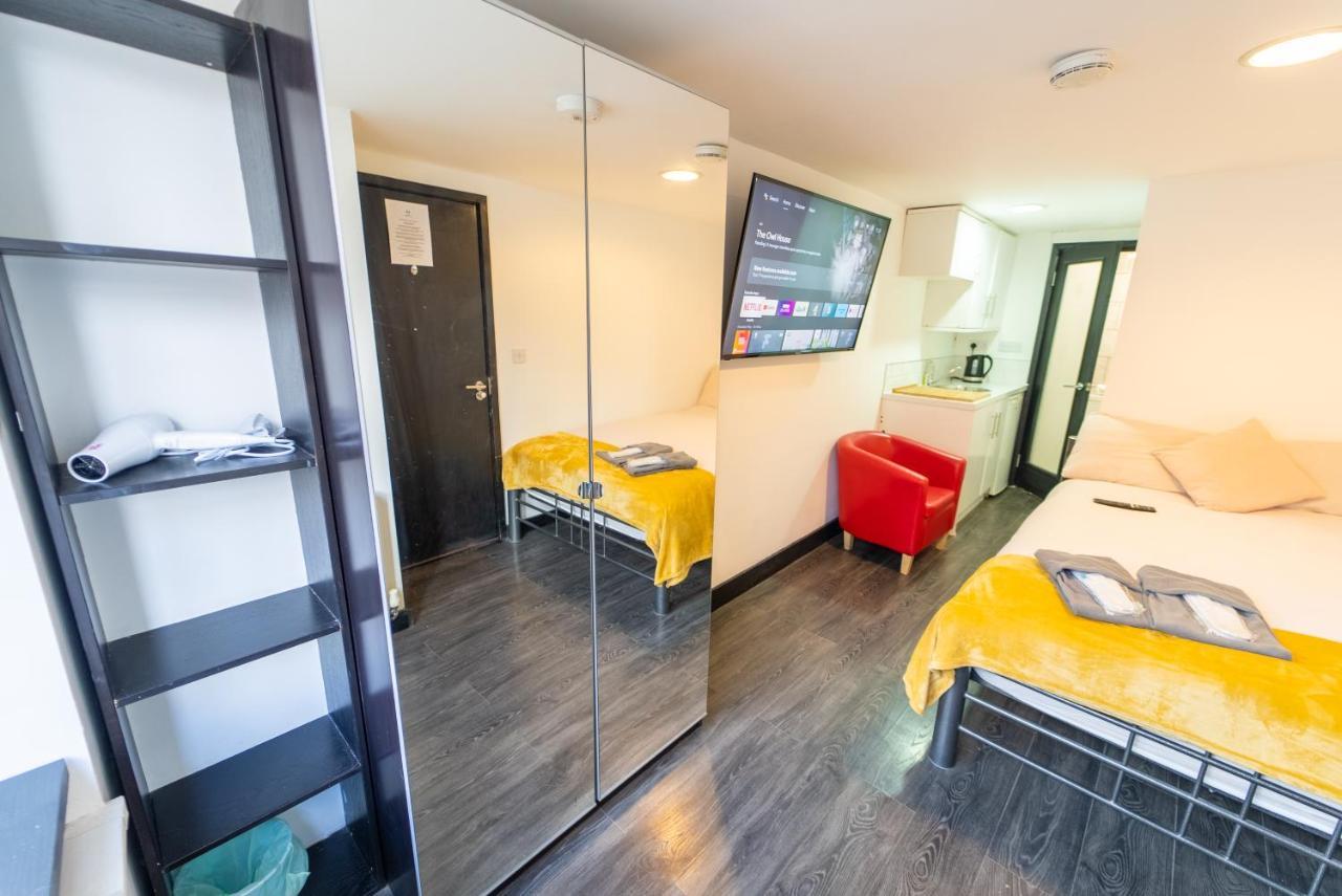 Stay Sa Equipped Studios Next To Uob And Qe! Birmingam Exterior foto